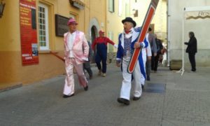 la tête du défilé à la rencontre de SM Carnaval